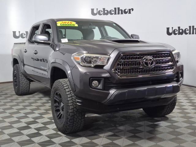 Used 2016 Toyota Tacoma TRD Sport AWD/4WD image 1