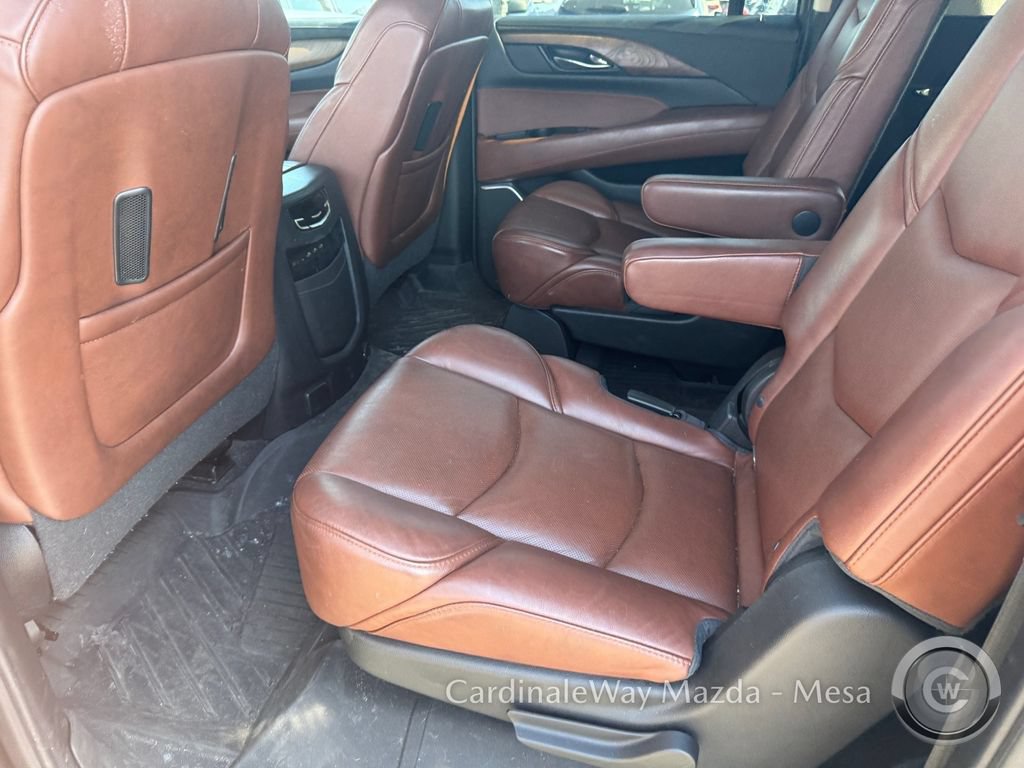 Used 2019 Cadillac Escalade ESV Luxury AWD/4WD image 10