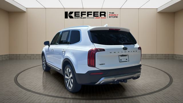 Used 2021 Kia Telluride EX w/ EX Premium Package FWD image 3