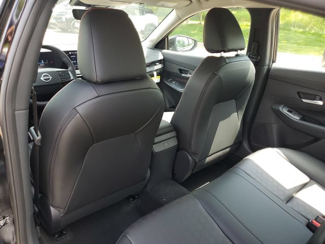New 2026 Nissan Sentra SR w/ SR Premium Package FWD image 27