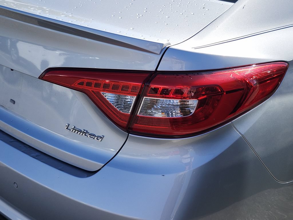 Used 2017 Hyundai Sonata Limited w/ Ultimate Package 04 FWD image 8