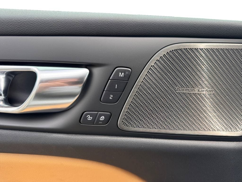 New 2026 Volvo V60 B5 Cross Country Ultra w/ Protection Package Premier AWD/4WD image 14
