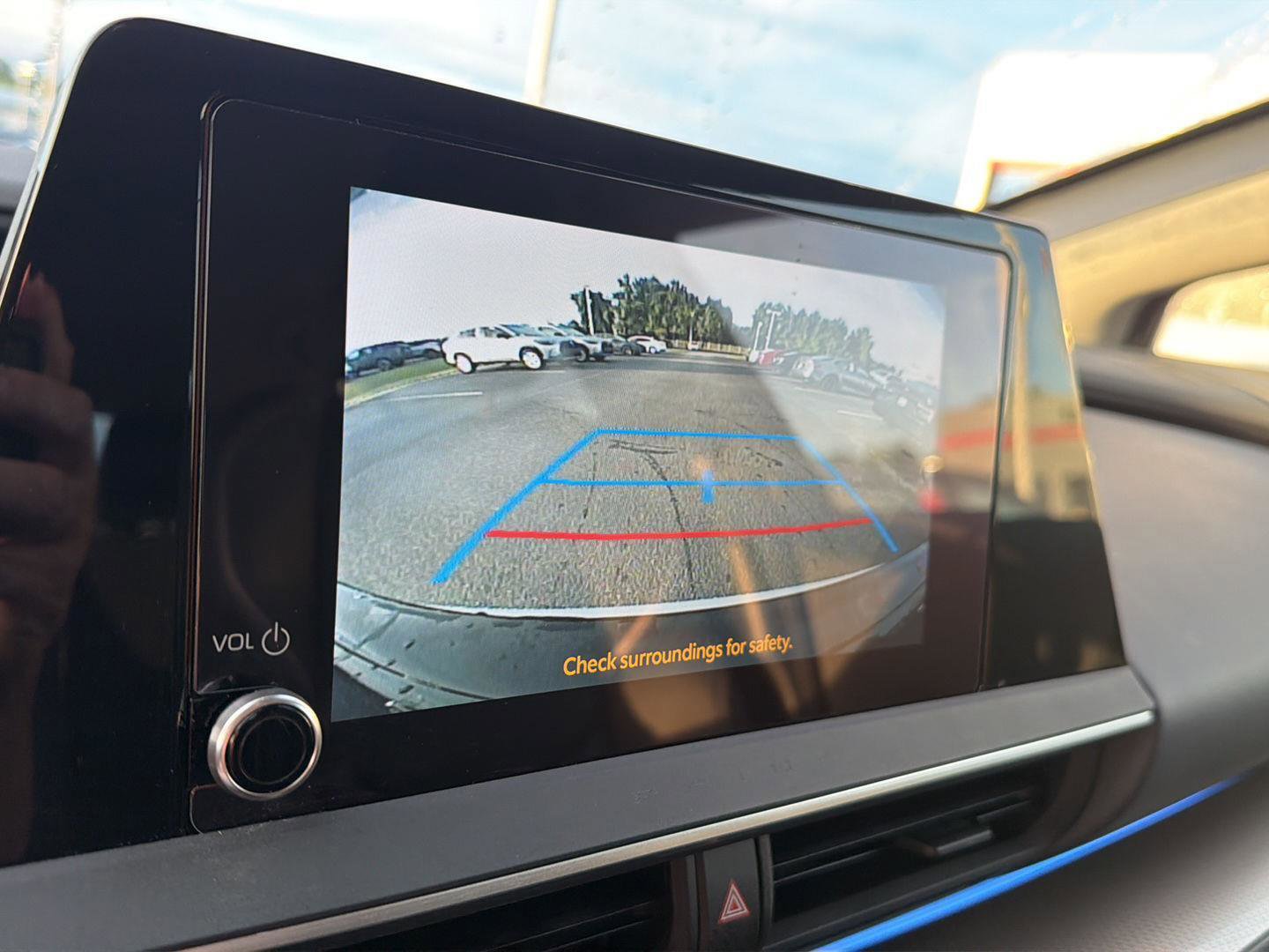 Used 2025 Toyota Prius XLE FWD image 25