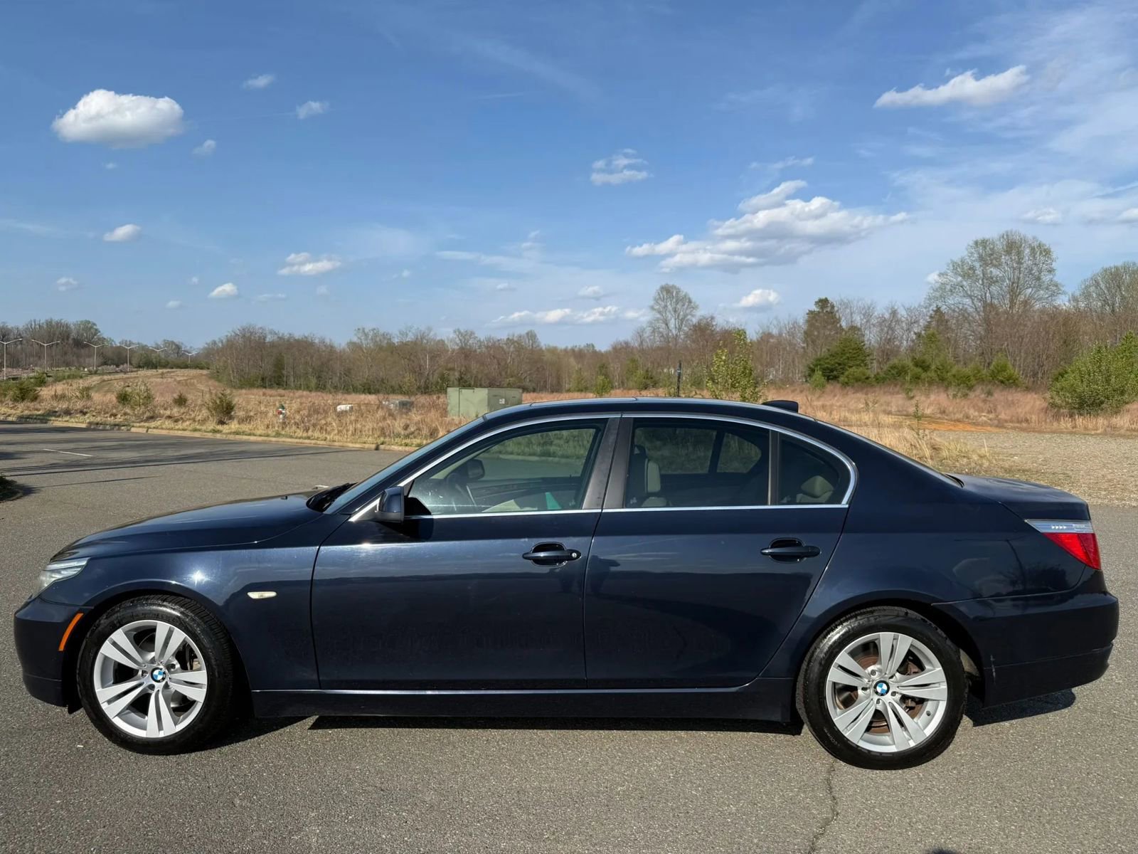 Used 2010 BMW 528i Sedan RWD image 9