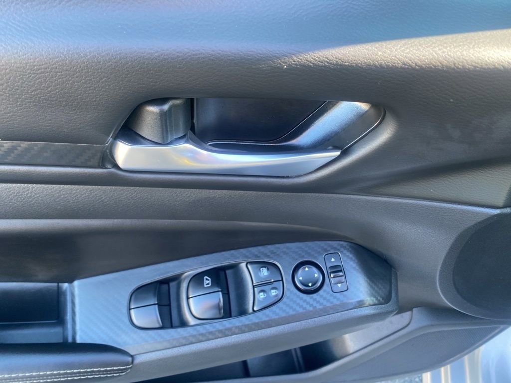 Used 2024 Nissan Altima 2.5 SV image 11