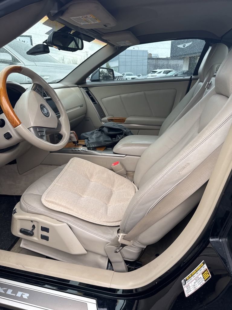 Used 2005 Cadillac XLR RWD image 9