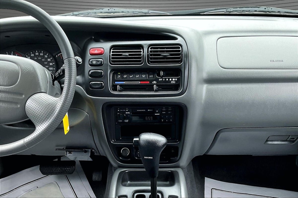 Used 2000 Suzuki Grand Vitara JLX AWD/4WD image 9