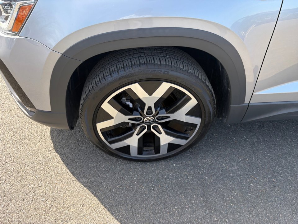 Used 2022 Volkswagen Taos SEL image 27