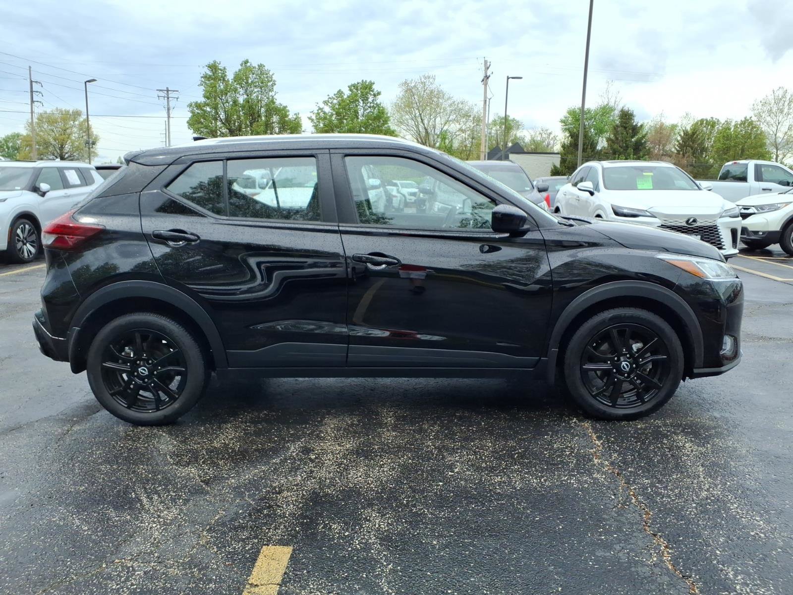 Used 2023 Nissan Kicks SV image 27