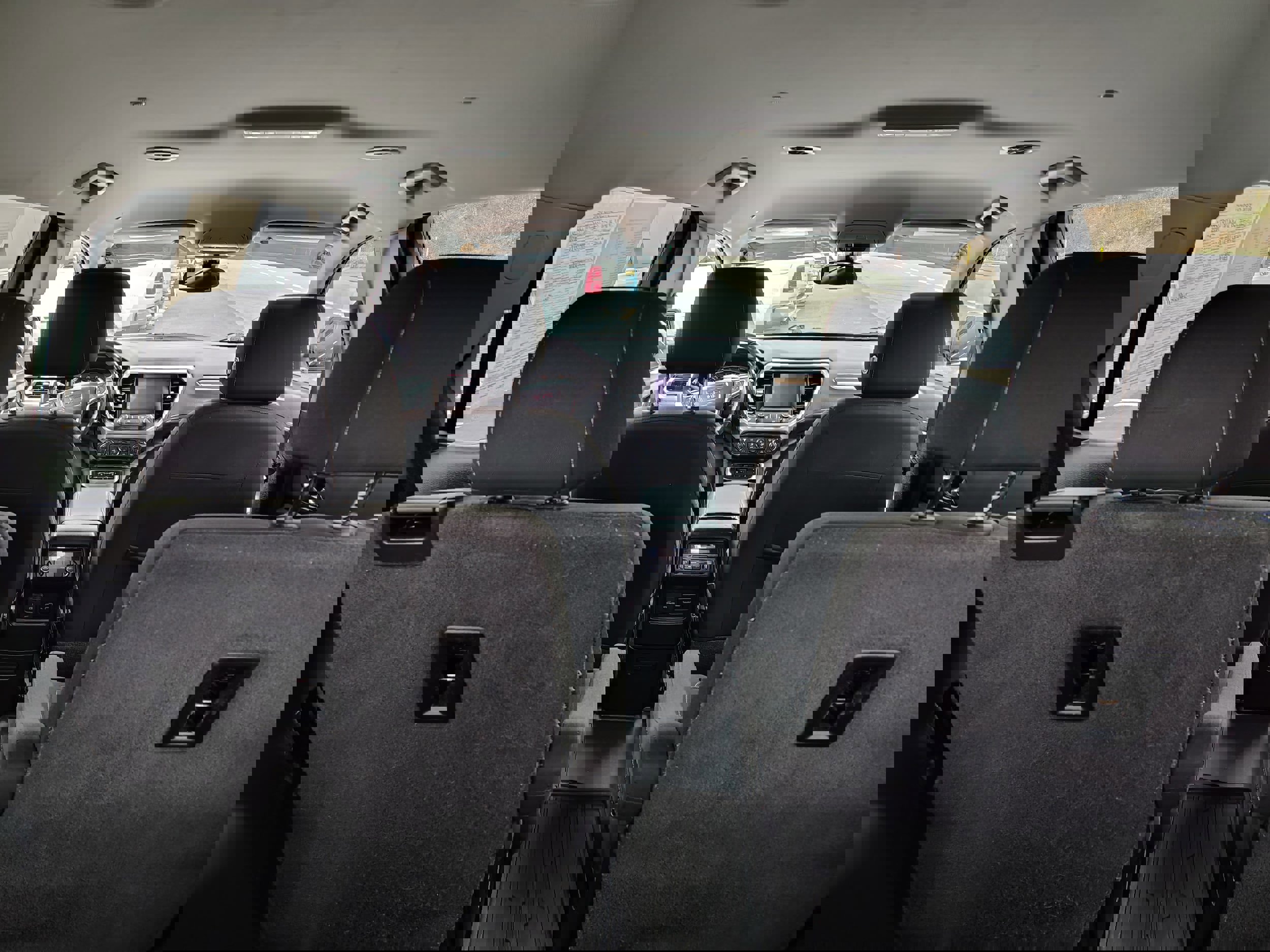 Used 2023 GMC Acadia SLE w/ Driver Convenience Package image 13