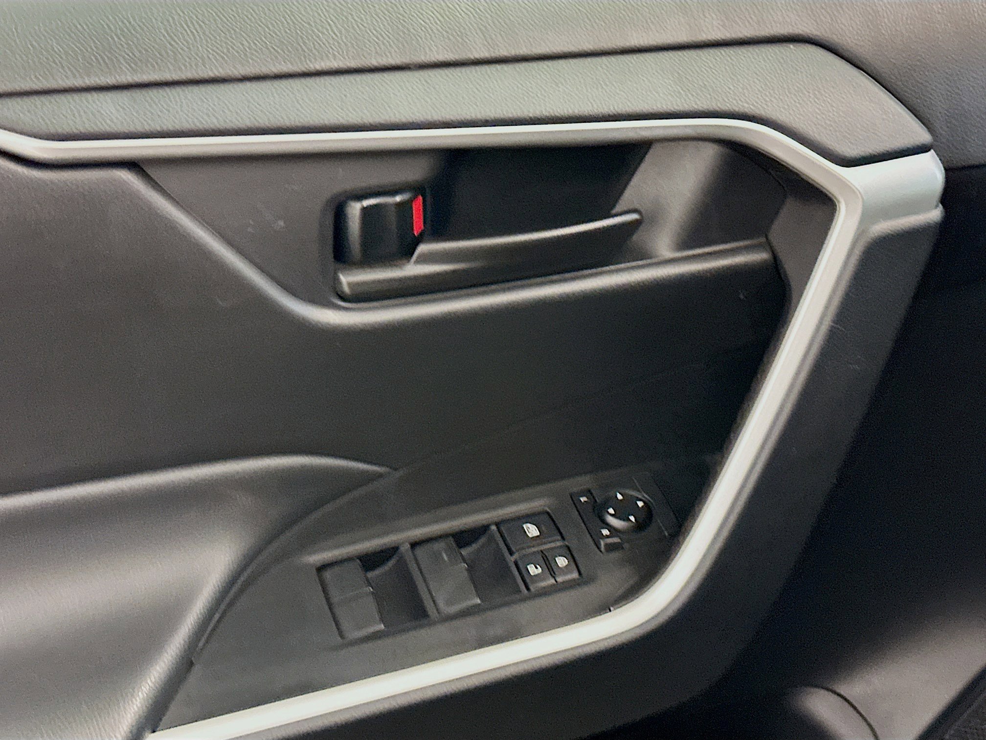 Used 2024 Toyota RAV4 LE image 15