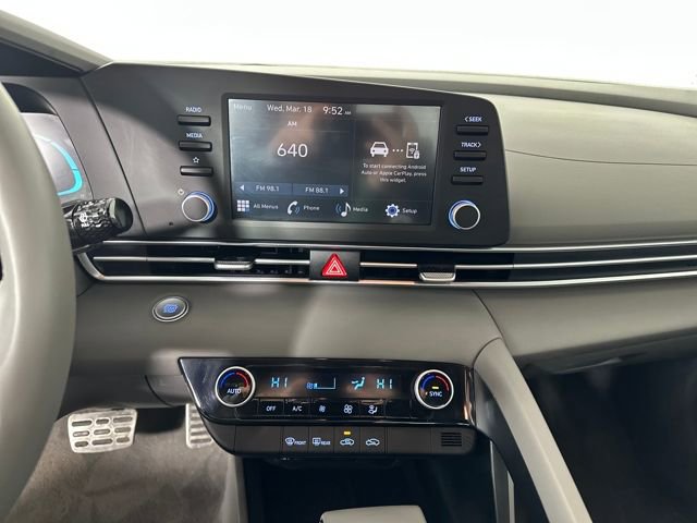 Certified 2025 Hyundai Elantra Sport image 50