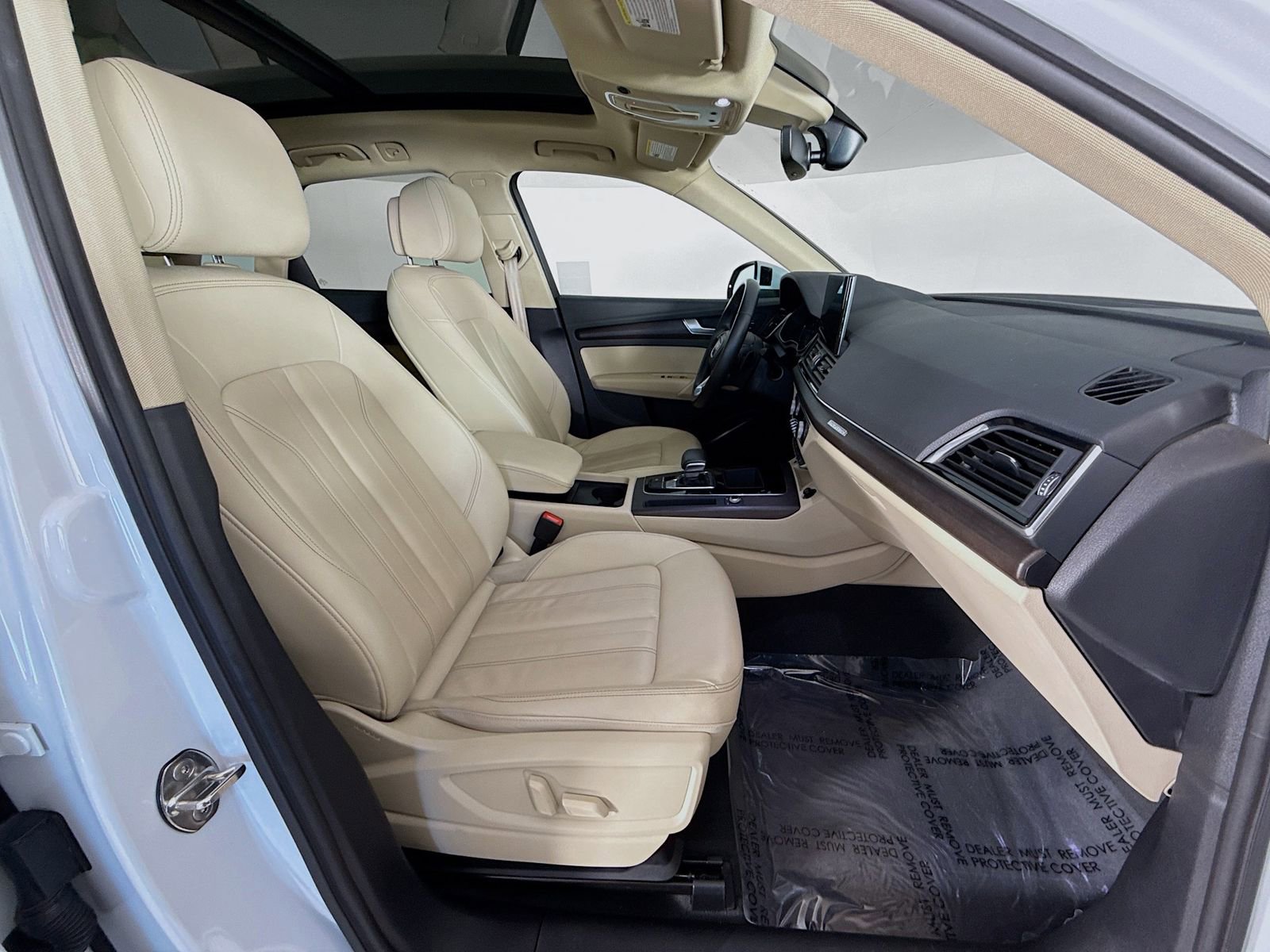 Used 2023 Audi Q5 2.0T Premium w/ Convenience Package image 28