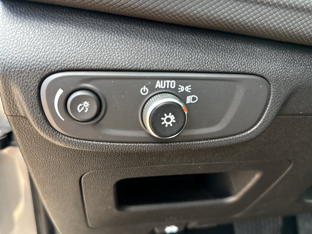 Used 2025 Chevrolet TrailBlazer LT AWD/4WD image 14
