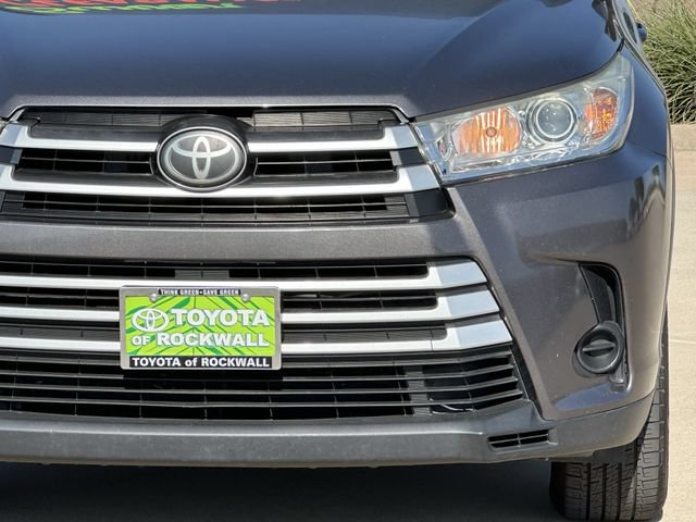 Used 2017 Toyota Highlander LE FWD image 8