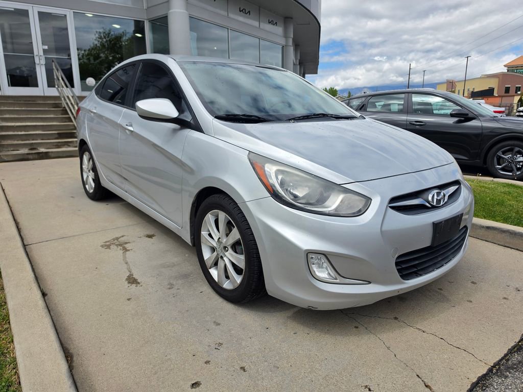 Used 2012 Hyundai Accent GLS w/ Premium Pkg 3 FWD image 3