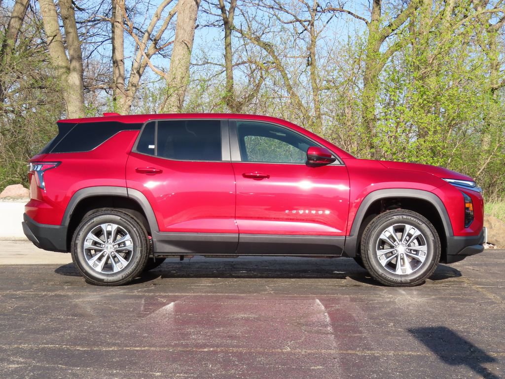 New 2026 Chevrolet Equinox LT w/ Convenience Package II AWD/4WD image 2