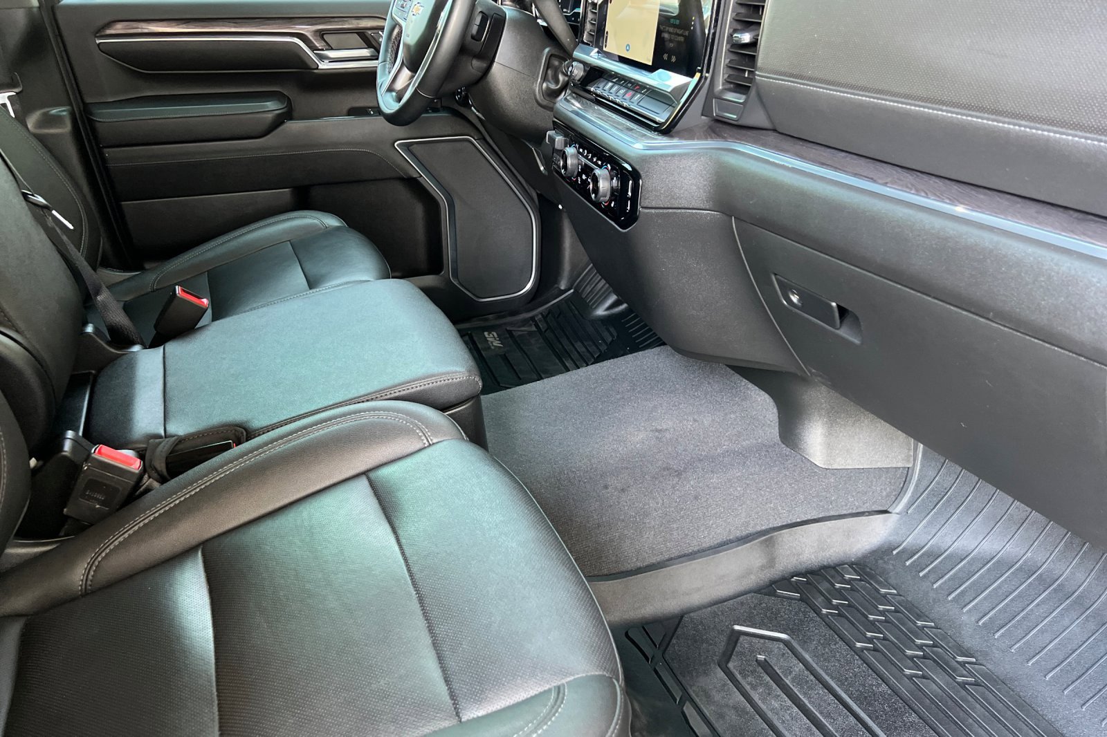 Used 2024 Chevrolet Silverado 2500 LTZ image 12