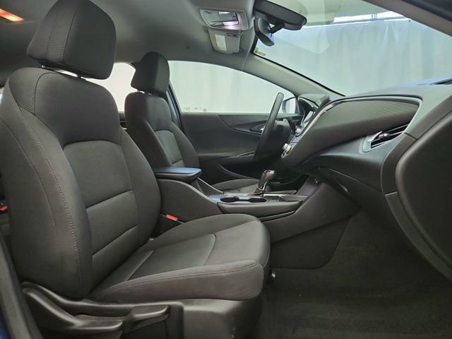 Used 2017 Chevrolet Malibu LT FWD image 23
