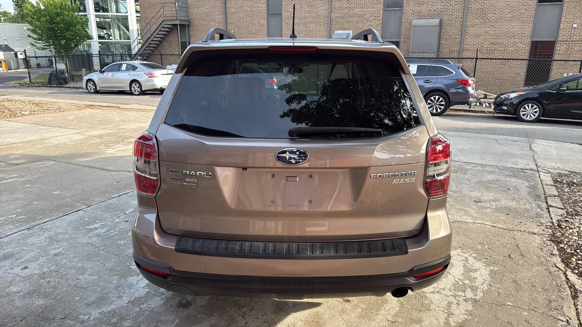 Used 2015 Subaru Forester 2.5i Limited AWD/4WD image 6