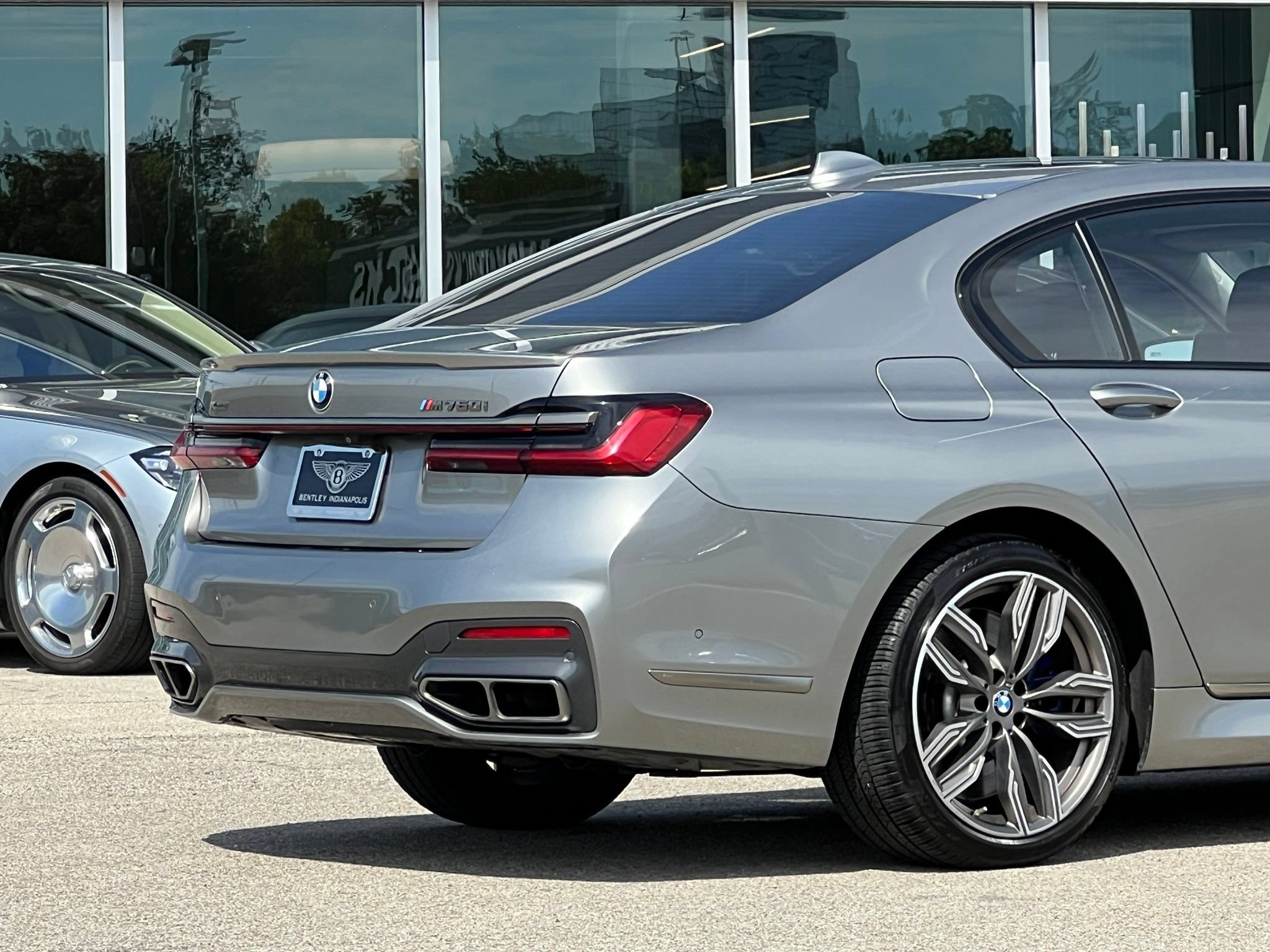 Used 2021 BMW M760i xDrive AWD/4WD image 13