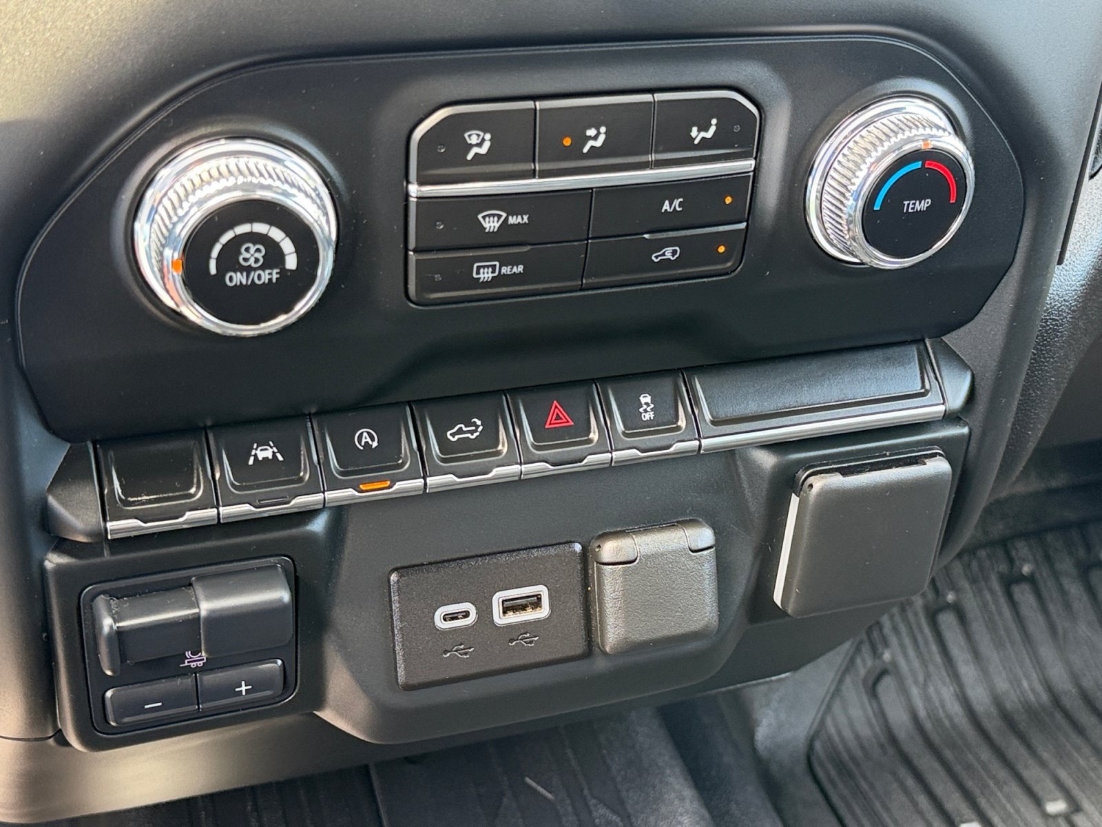 Used 2024 GMC Sierra 1500 Pro w/ Graphite Edition AWD/4WD image 23