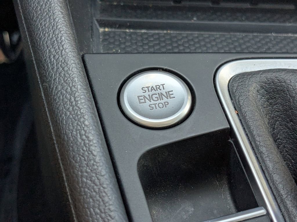 Used 2026 Volkswagen Jetta SE FWD image 28