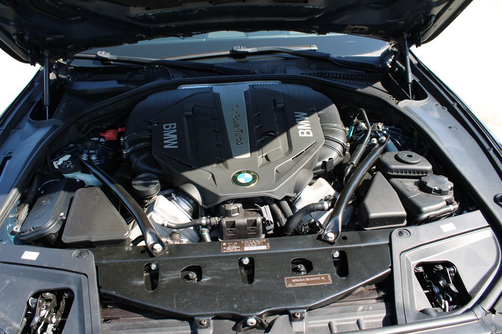 Used 2011 BMW 550i Sedan RWD image 35