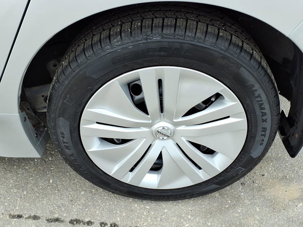 Used 2022 Nissan Leaf S FWD image 9