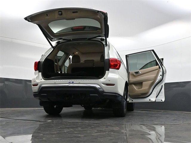 Used 2019 Nissan Pathfinder Platinum image 42