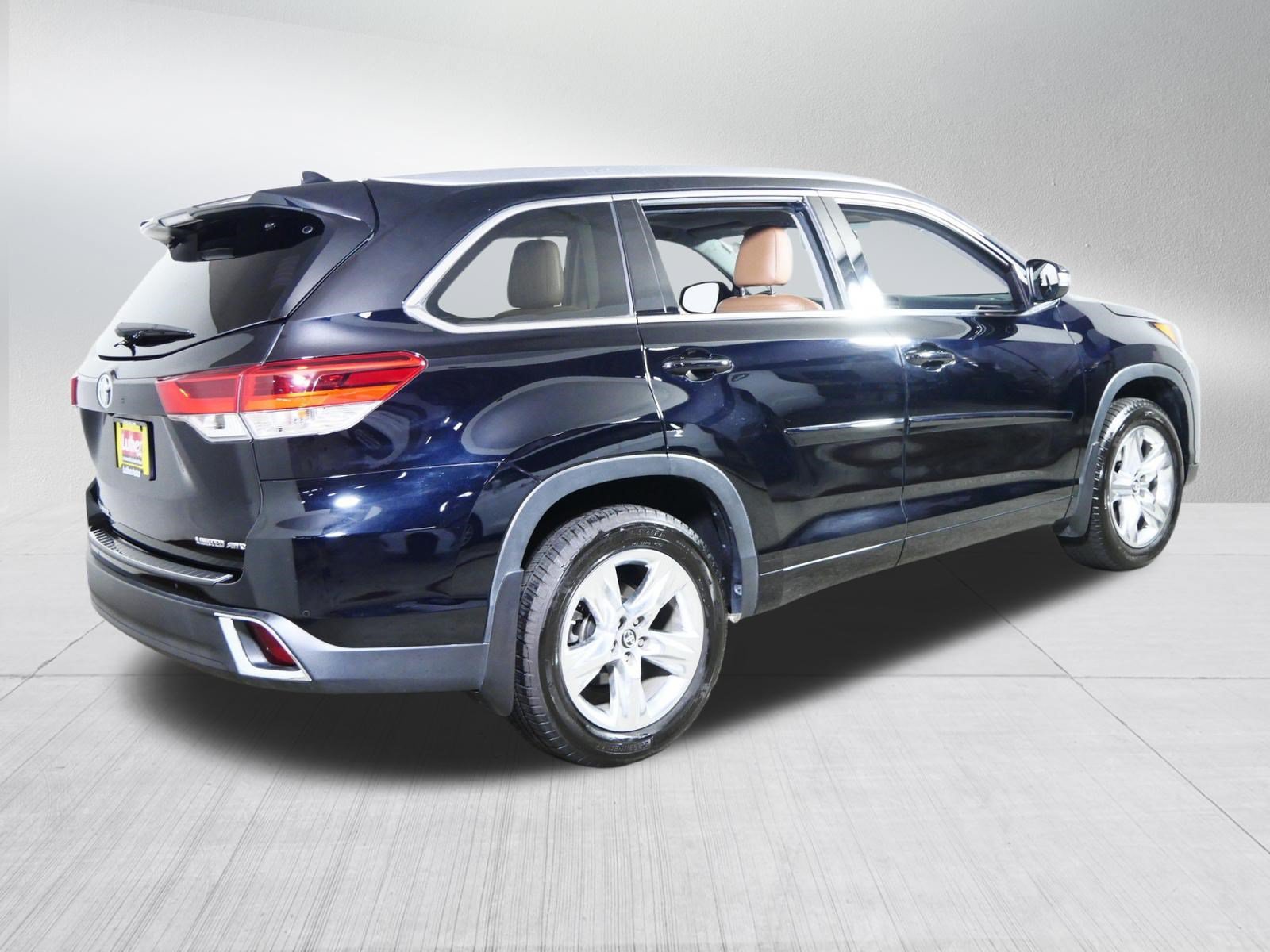 Used 2017 Toyota Highlander Limited w/ Protection Package #3 AWD/4WD image 7