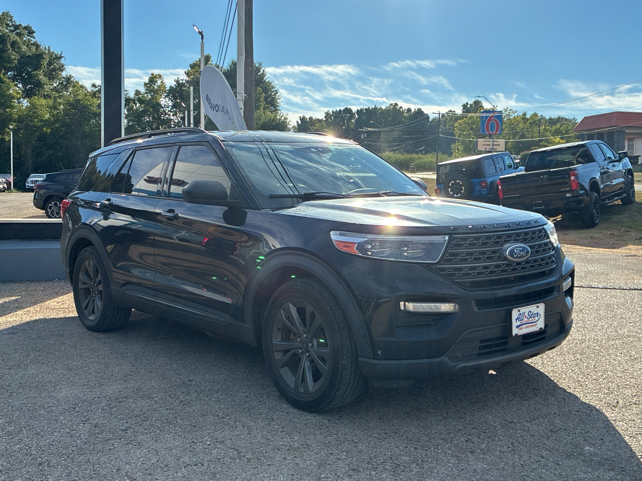 Used 2021 Ford Explorer XLT w/ Equipment Group 202A RWD image 35