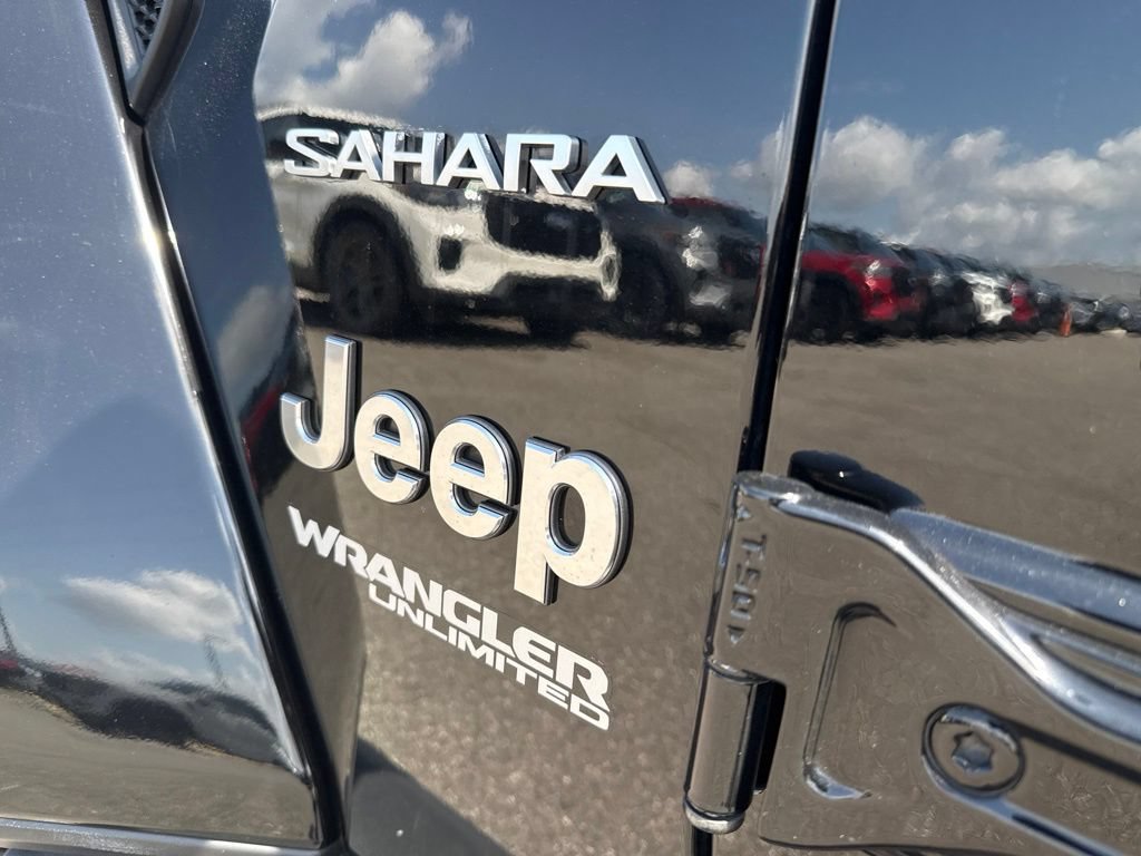 Used 2021 Jeep Wrangler Unlimited Sahara AWD/4WD image 12