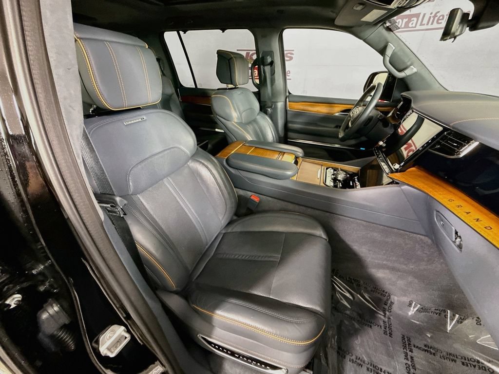Used 2022 Jeep Grand Wagoneer Series II w/ Convenience Group III AWD/4WD image 37