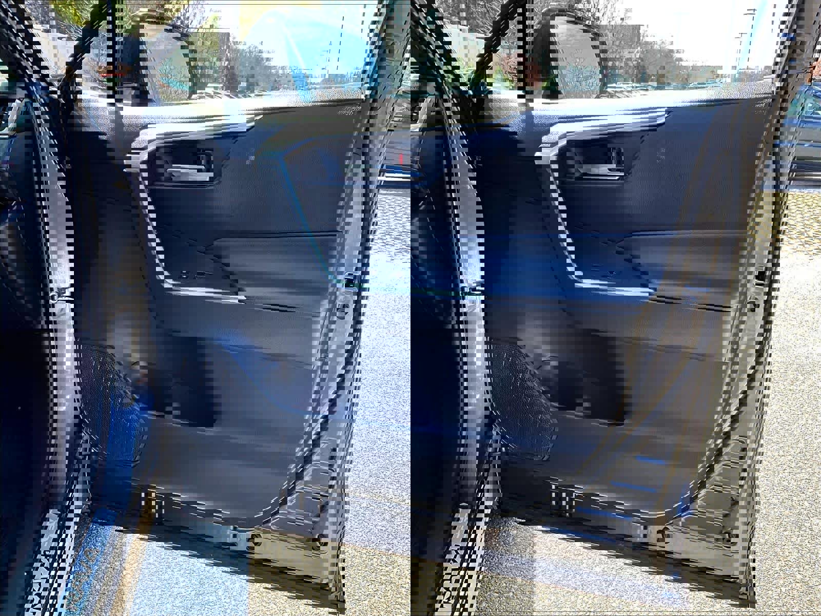 Used 2023 Toyota RAV4 SE w/ Weather & Moonroof Package image 12