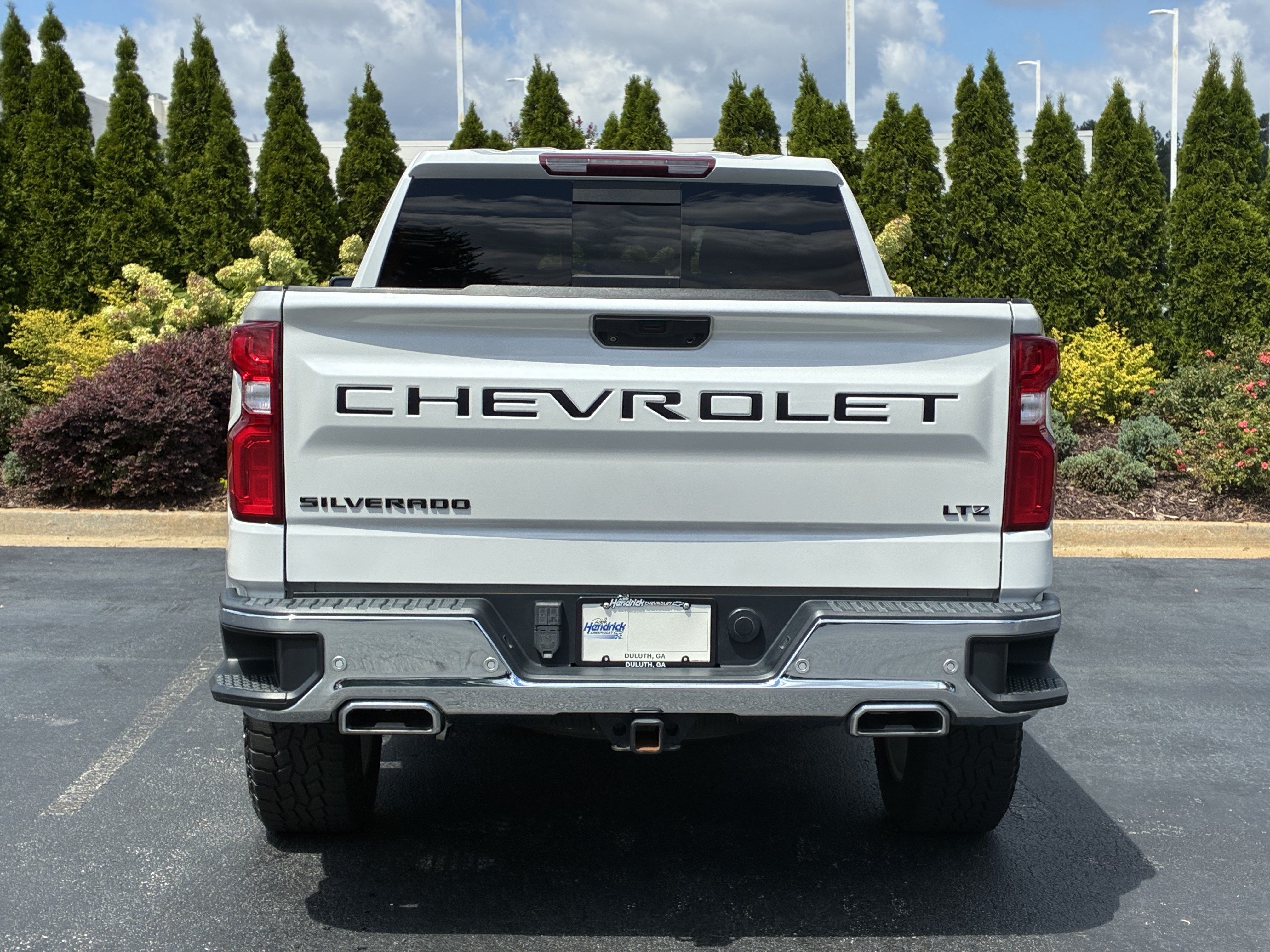 Used 2022 Chevrolet Silverado 1500 LTZ w/ LTZ Premium Package AWD/4WD image 8
