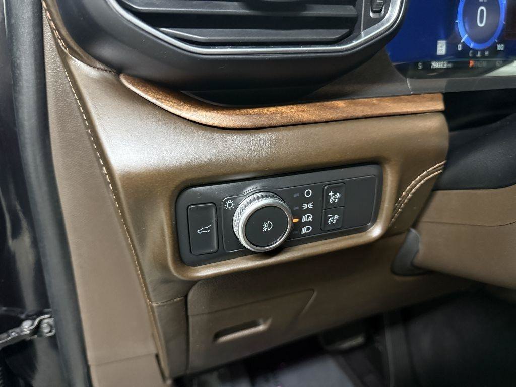 Used 2021 Ford Explorer King Ranch w/ Premium Technology Package AWD/4WD image 17