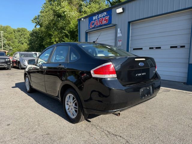 Used 2010 Ford Focus SE image 3