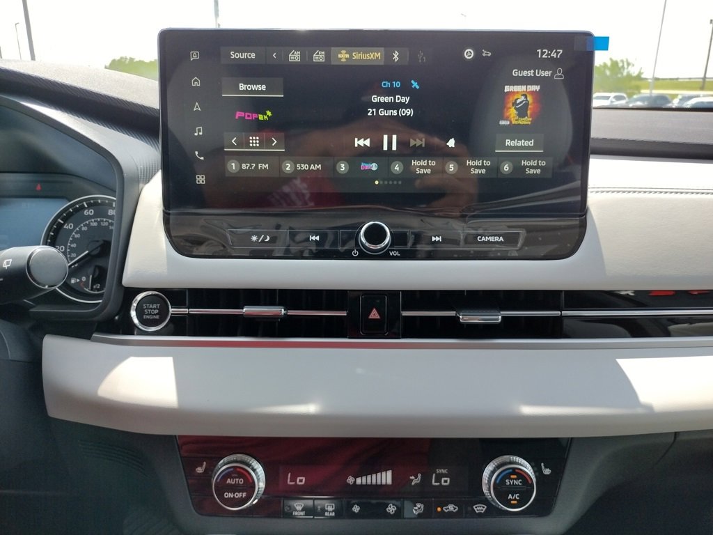 New 2025 Mitsubishi Outlander SE image 3