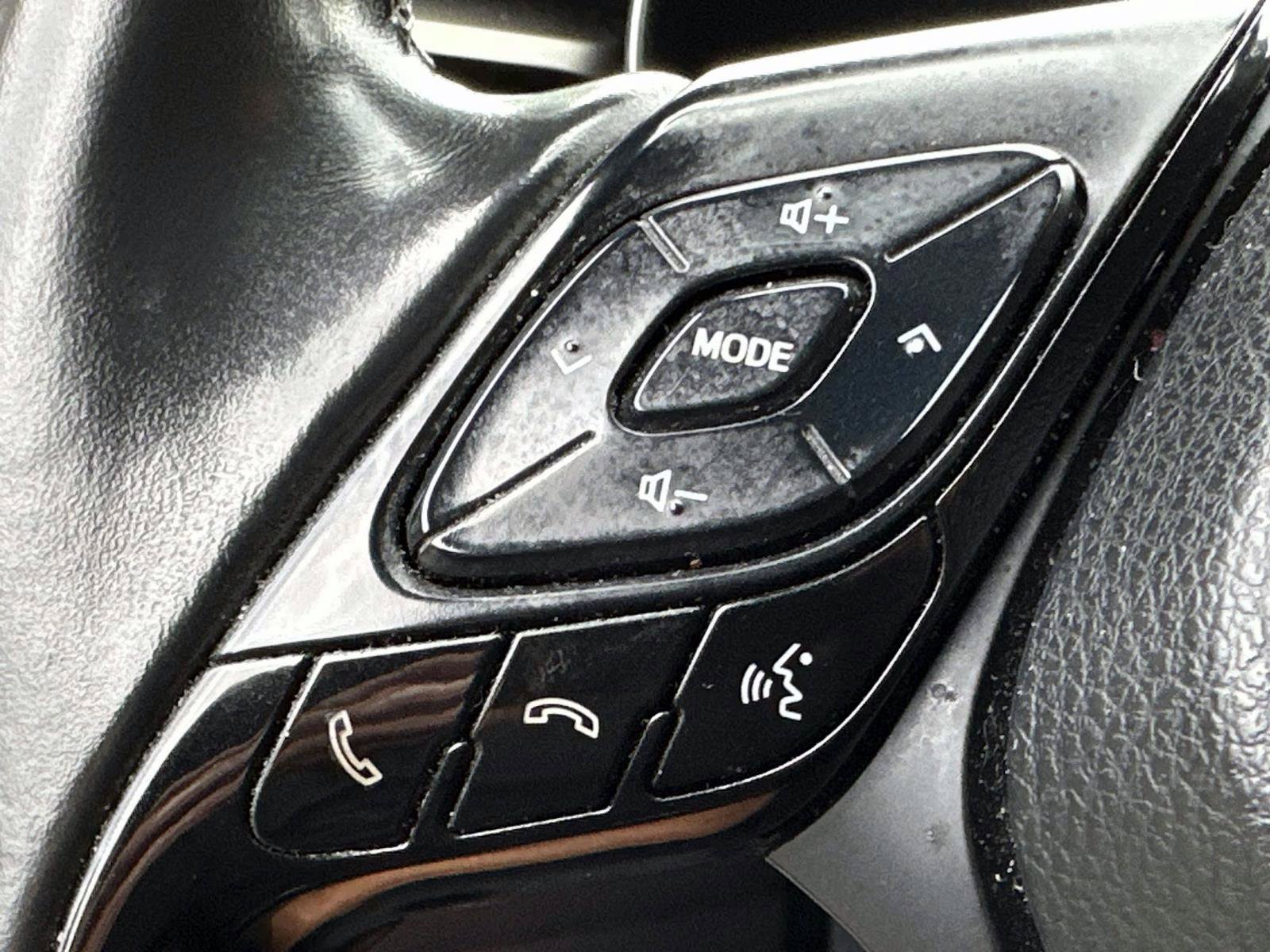 Used 2019 Toyota C-HR XLE FWD image 26