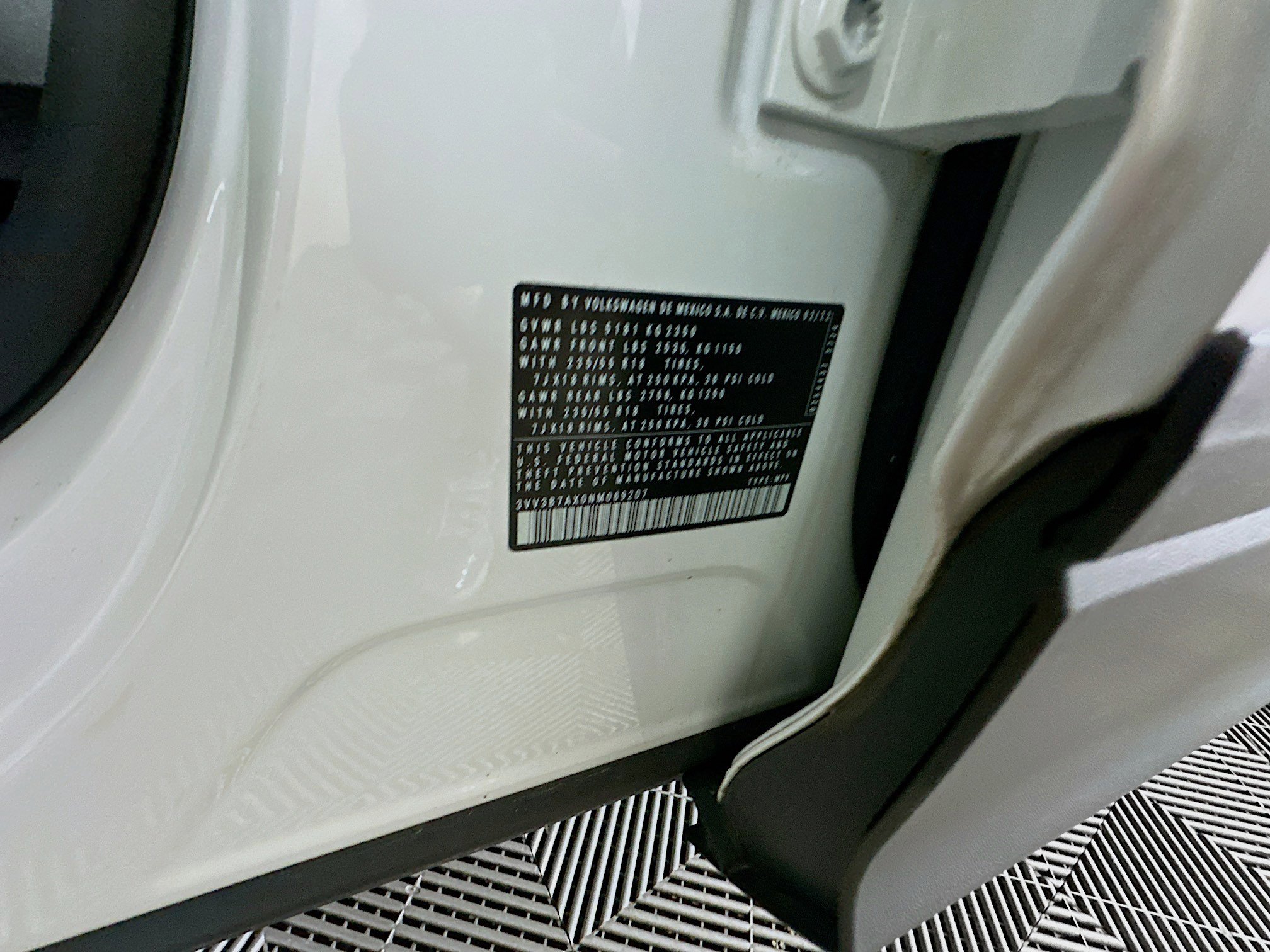 Used 2022 Volkswagen Tiguan SE image 12