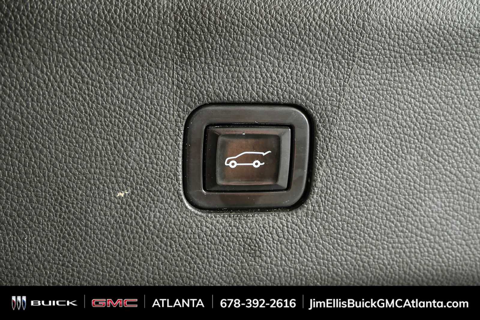 Used 2020 Buick Enclave Premium w/ Sun and Sites Package FWD image 36