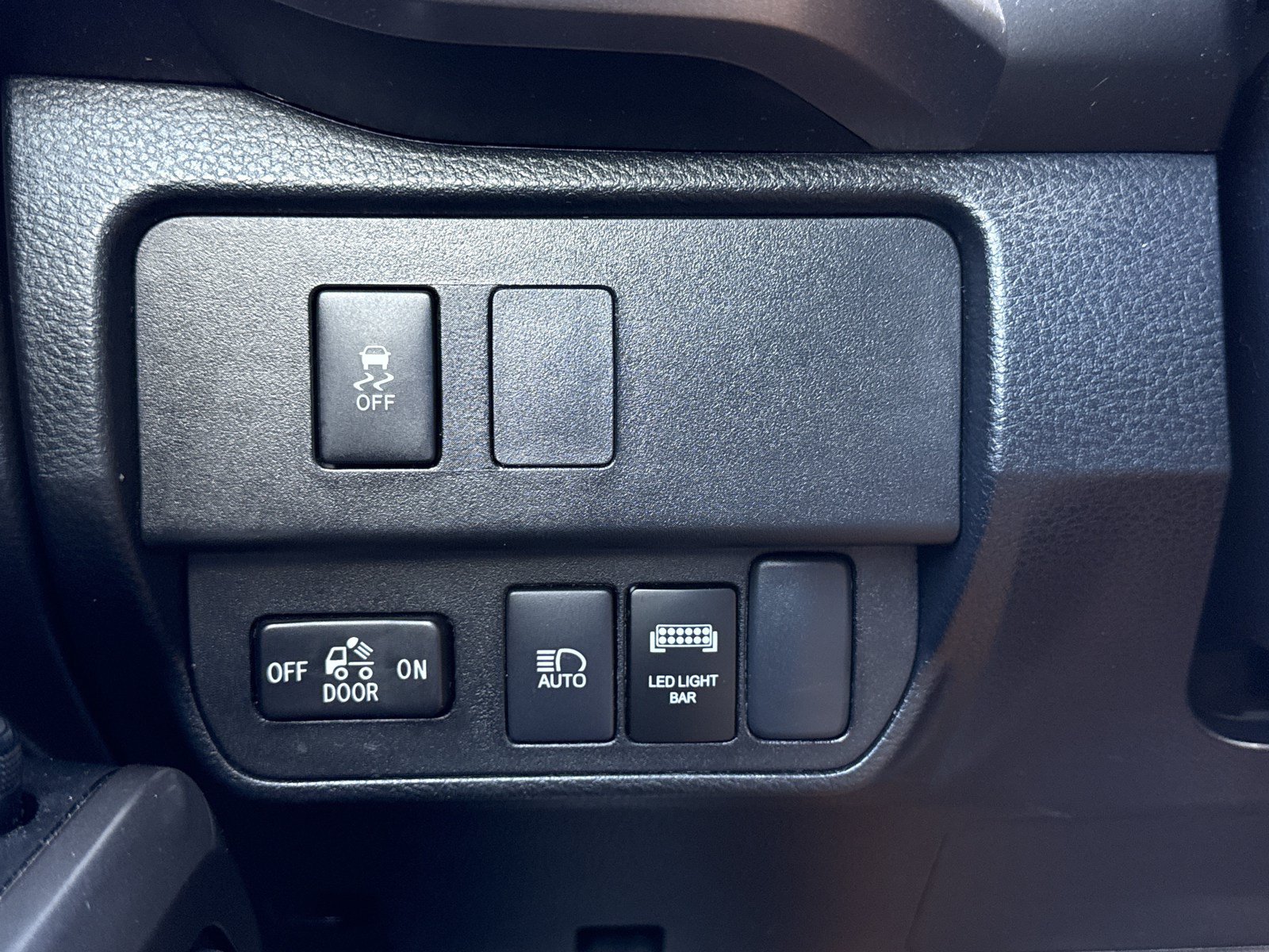 Used 2023 Toyota Tacoma SR5 w/ Technology Package RWD image 18