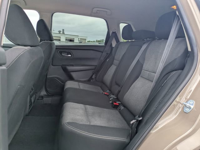 Used 2025 Nissan Rogue SV image 15