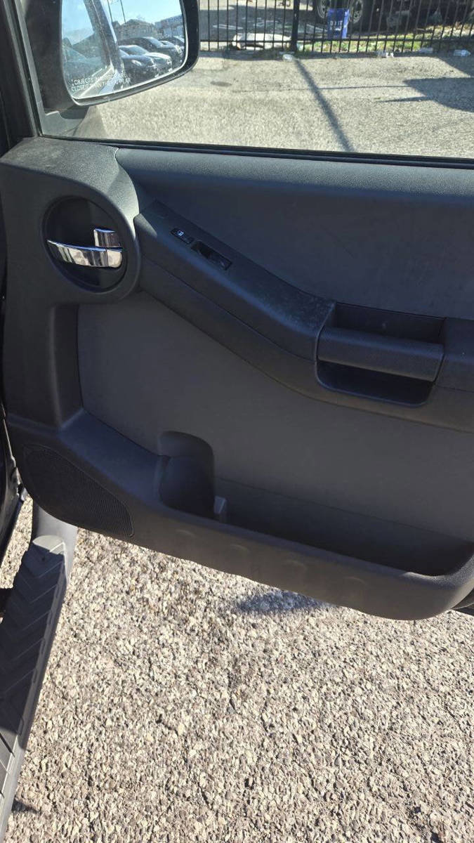 Used 2005 Nissan Xterra SE image 15
