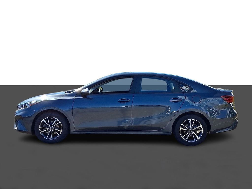 Used 2023 Kia Forte LXS image 4