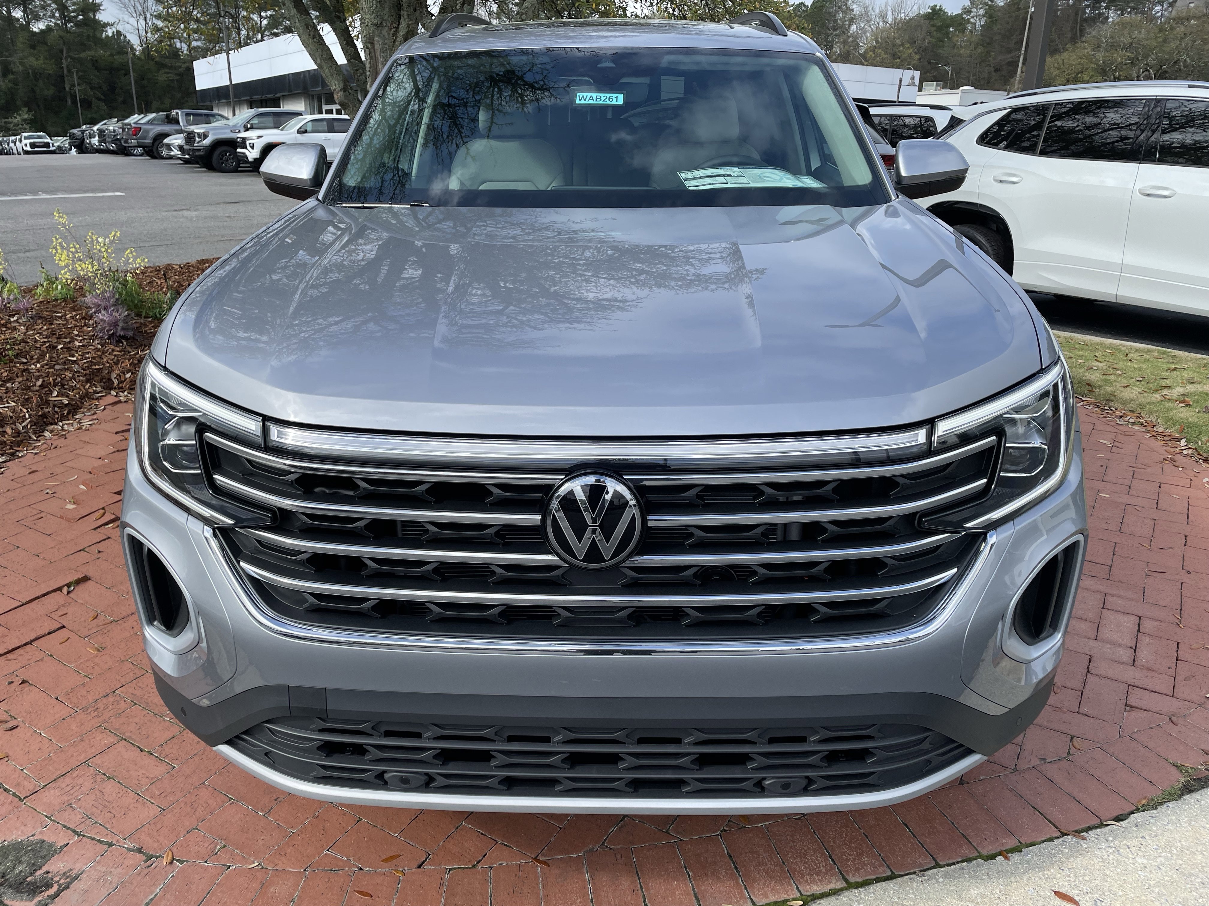 New 2026 Volkswagen Atlas SE image 2