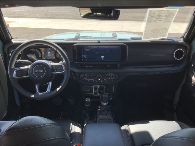Used 2024 Jeep Wrangler Unlimited Sahara w/ Technology Group AWD/4WD image 6