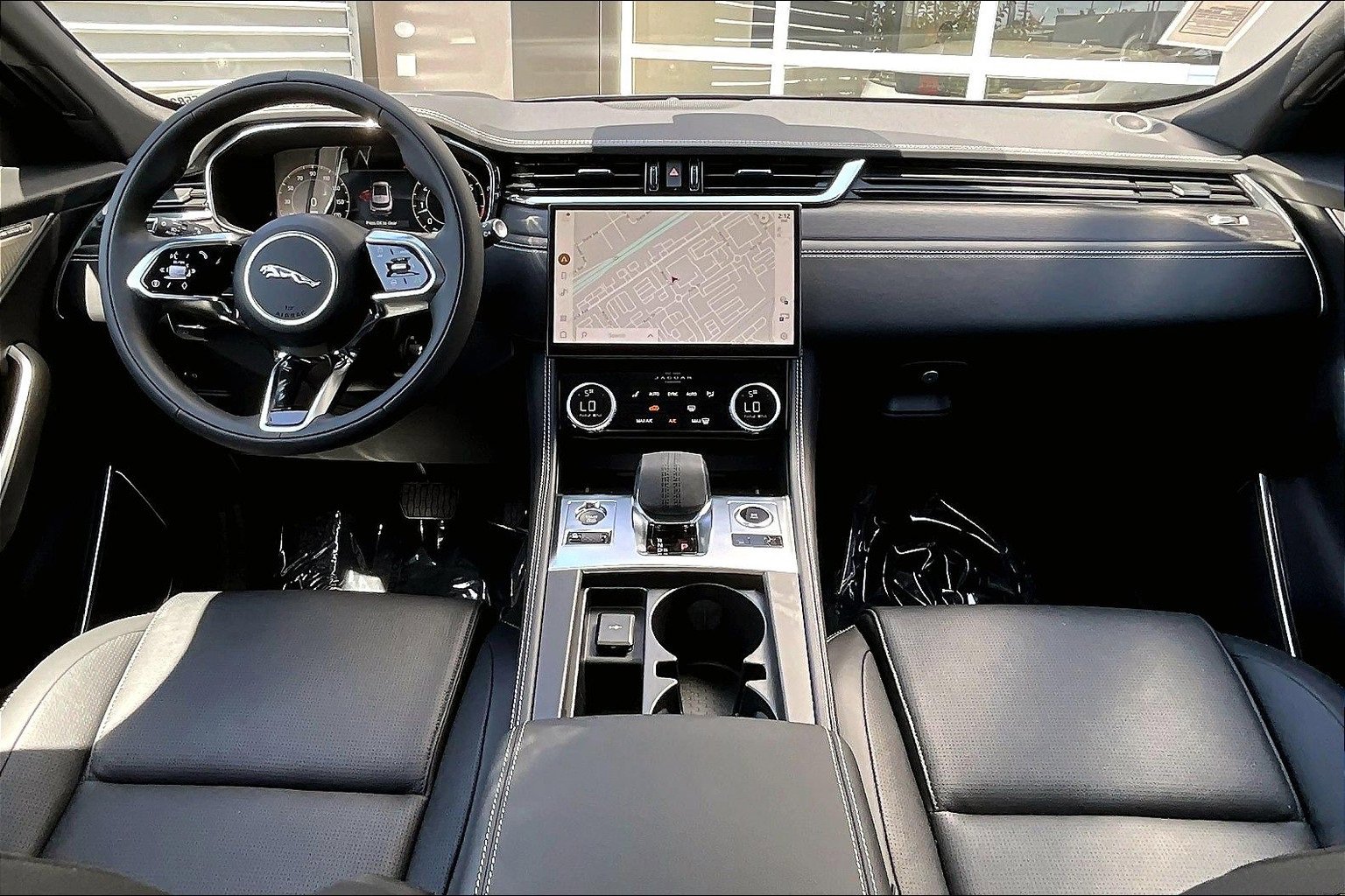 New 2026 Jaguar F-PACE R-Dynamic S image 5