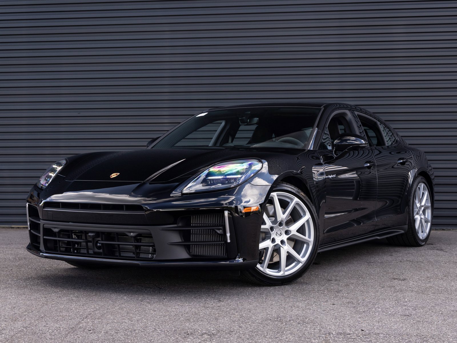 New 2025 Porsche Panamera 4